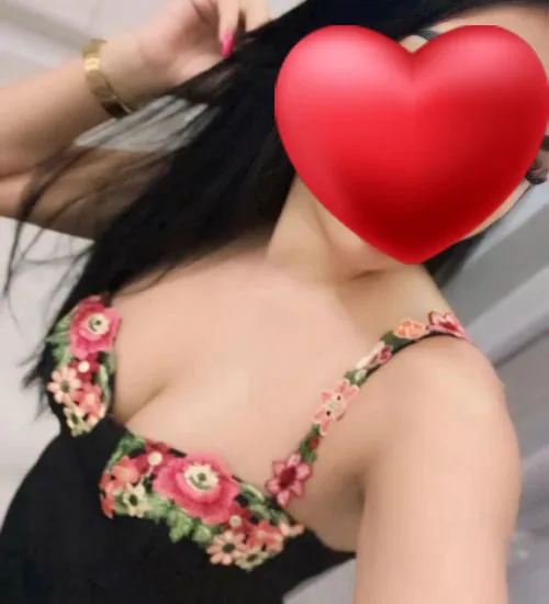 Alina Roy thumbnail 4
